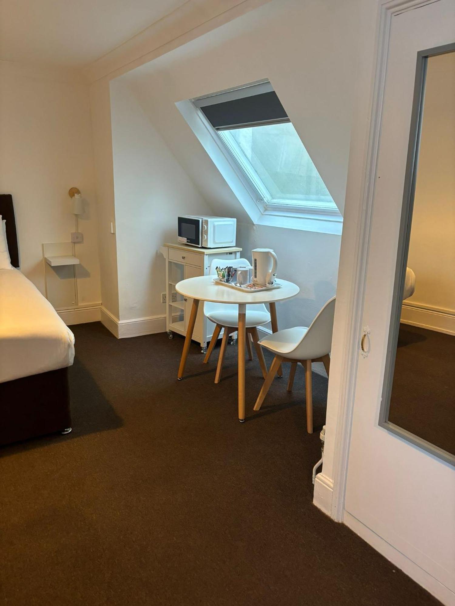 Central Wave Brighton Bagian luar foto